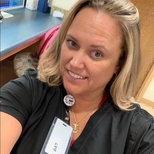 Meet your Posher, Dana